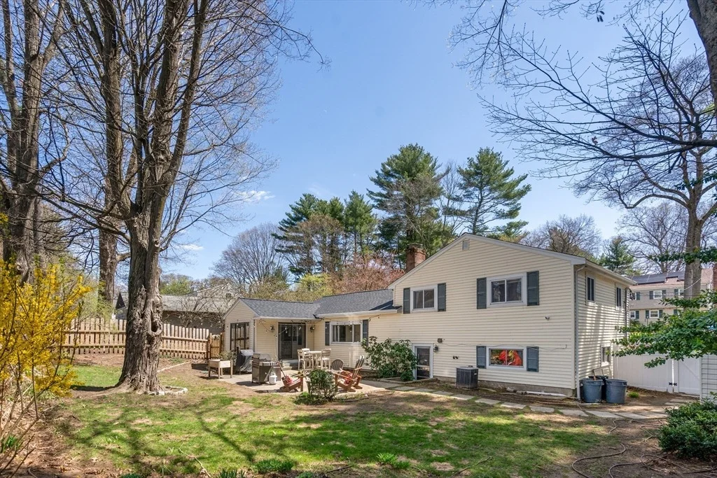 Photo of 71 Delmar Ave