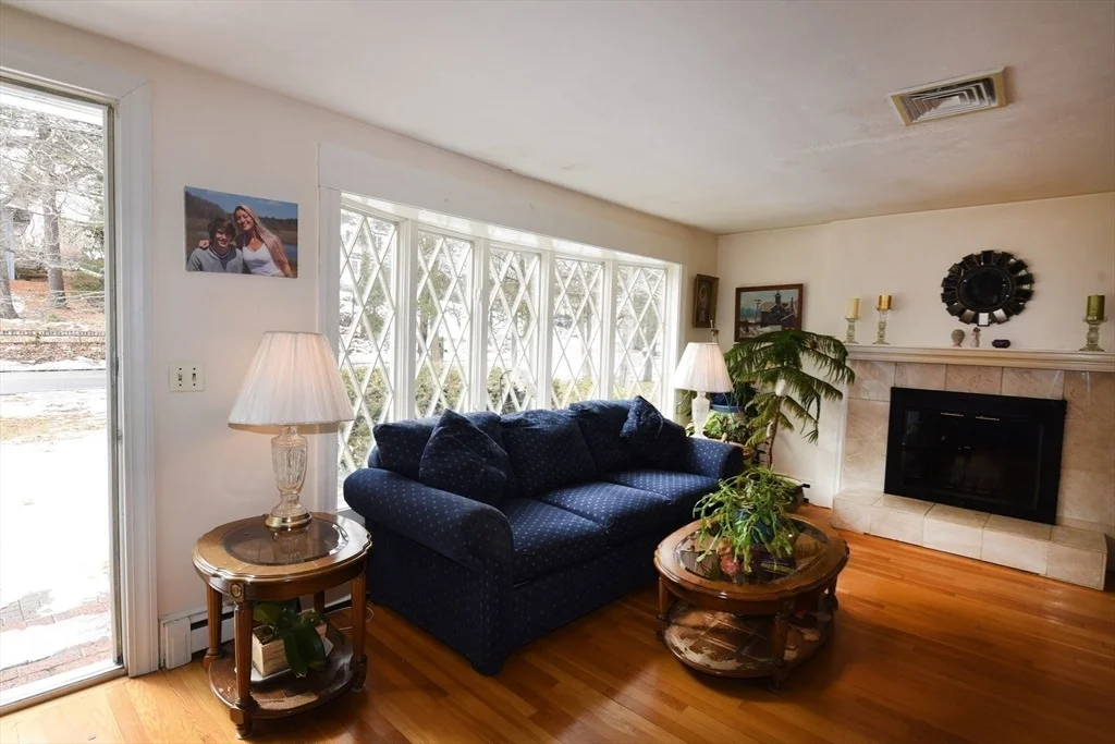 Photo of 366 Webster St