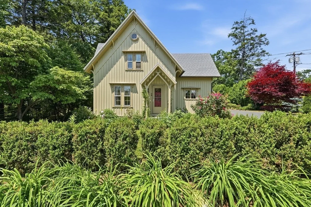 Photo of 38 Round Hill Road