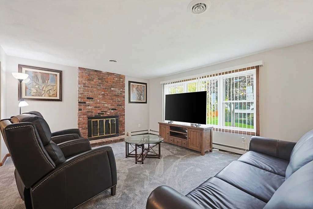 Photo of 37 Roberta Avenue