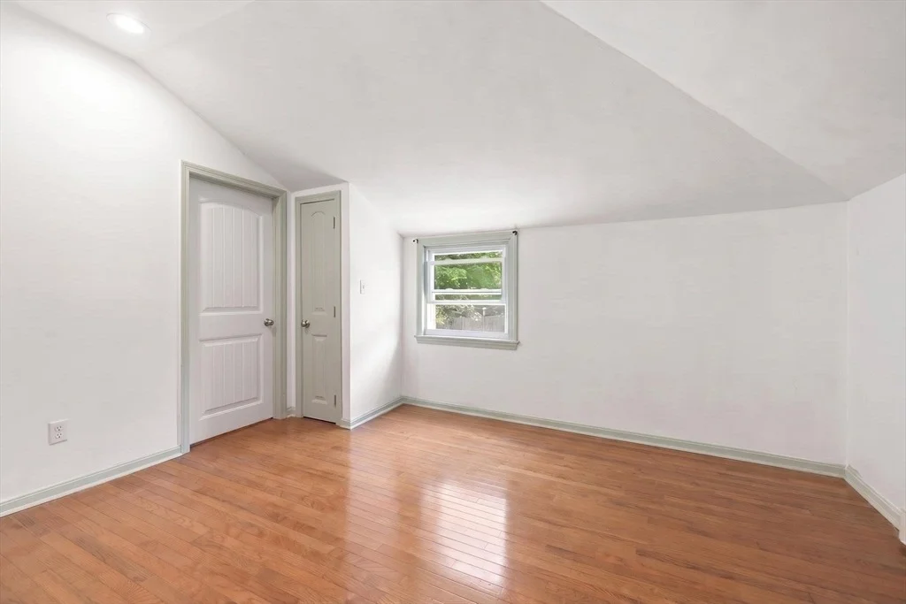Photo of 9 Maple St
