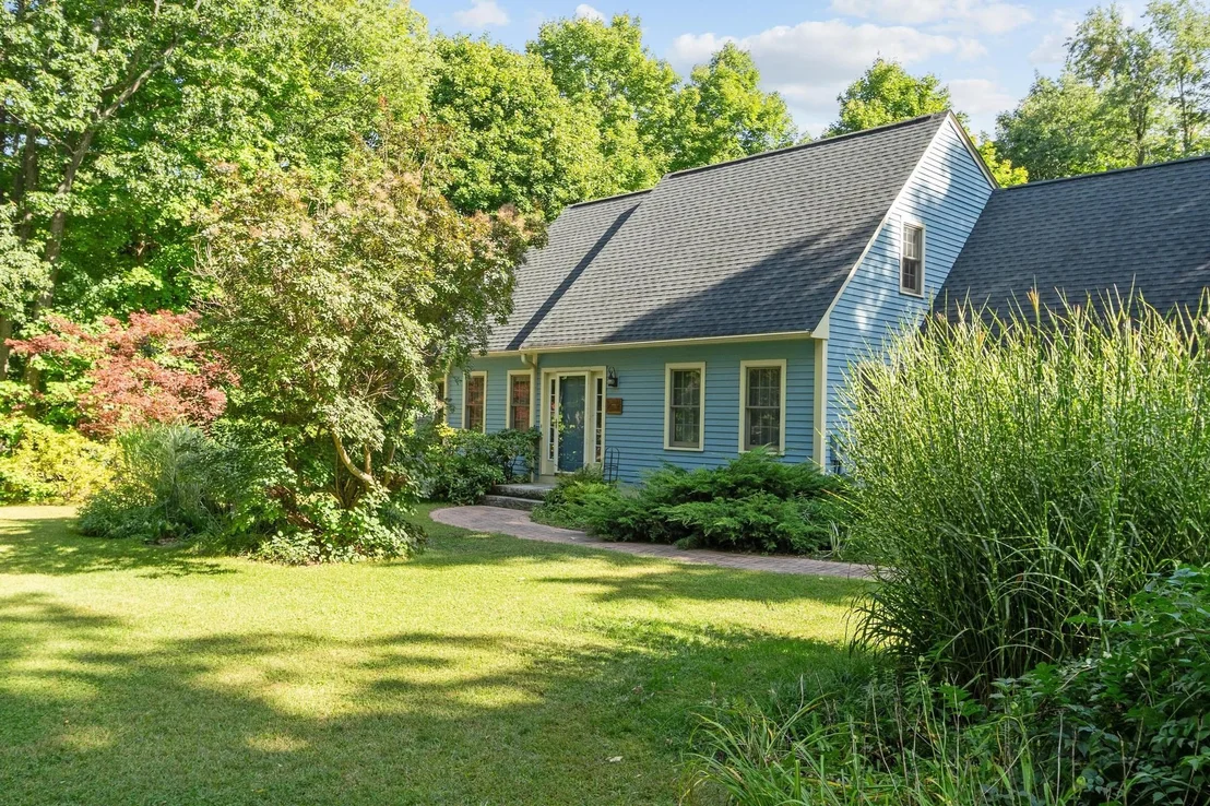 Photo of 144 N Row Rd
