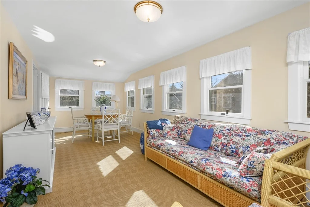 Photo of 122 Park Ave
