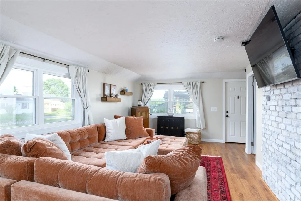 Photo of 1 Pine Lane