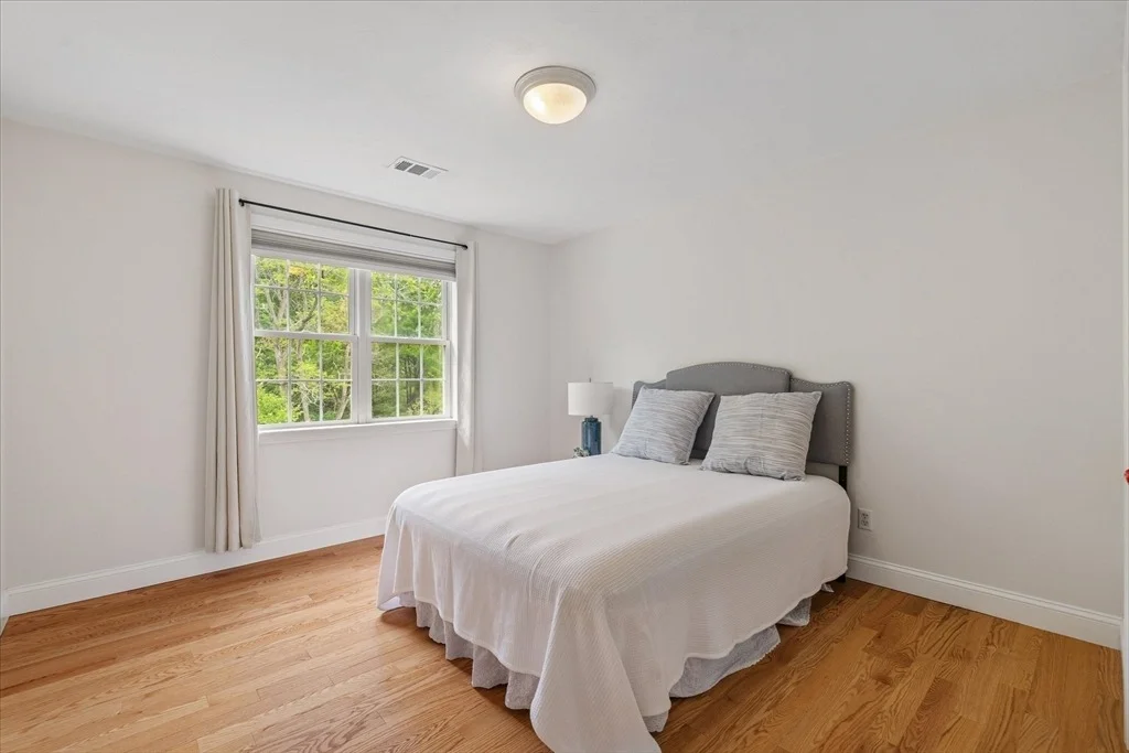 Photo of 8 Cardinal Cir