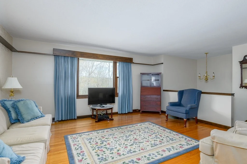 Photo of 9 Ash Ln