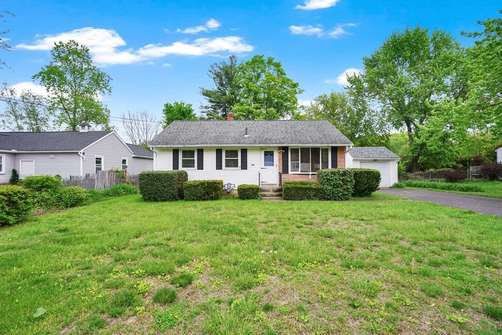 Photo of 300 Circle Dr