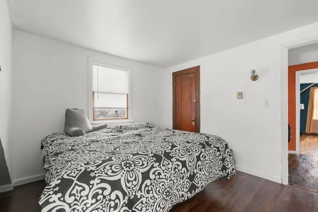 Photo of 4 White Pine Ave