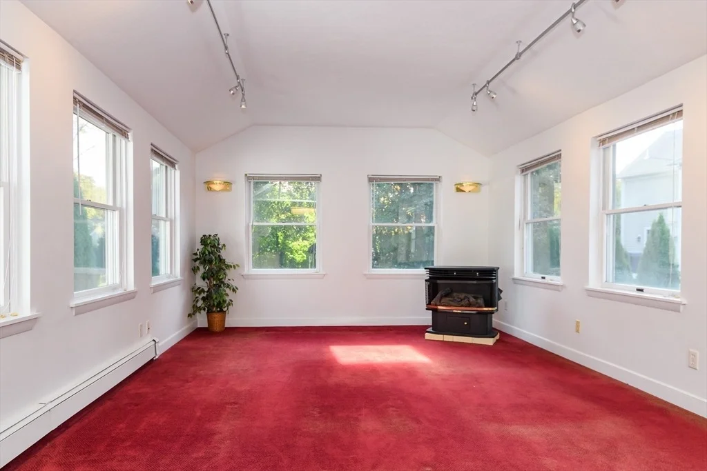 Photo of 15 Mackintosh Avenue
