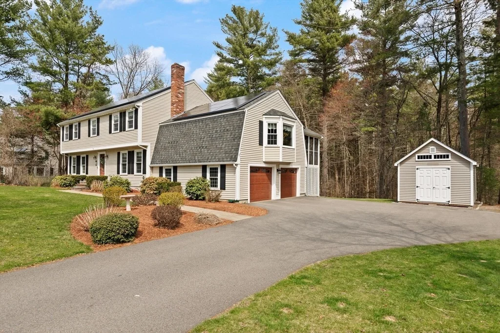 Photo of 35 Meadowbrook Dr