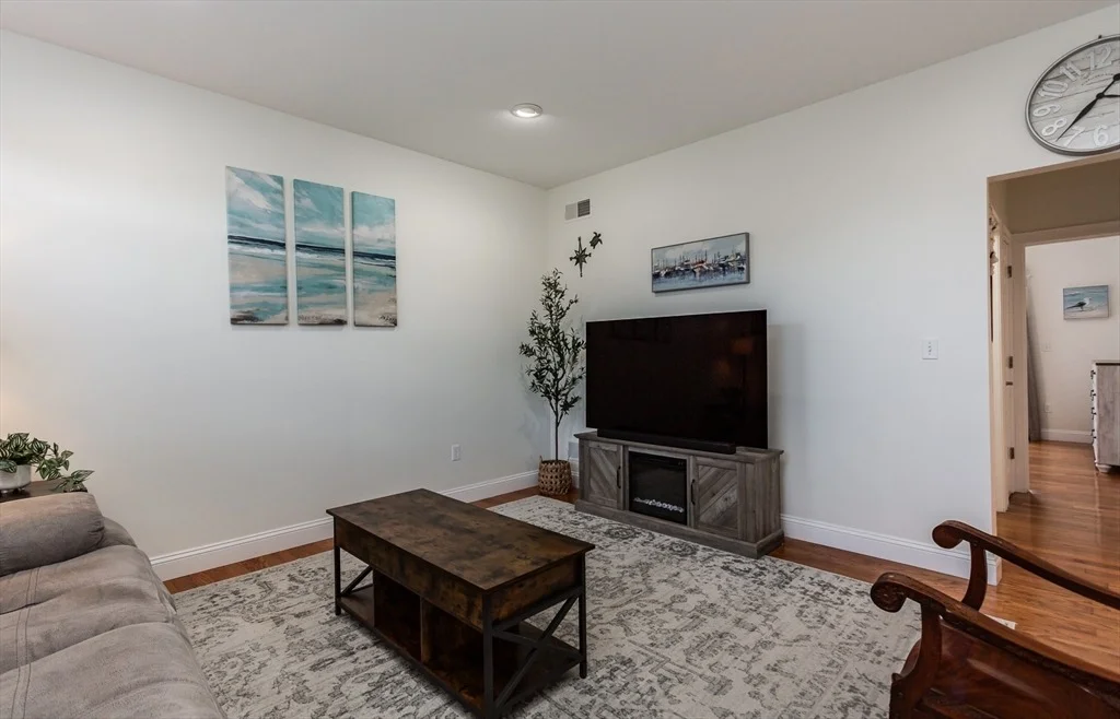 Photo of 6 Evergreen Dr