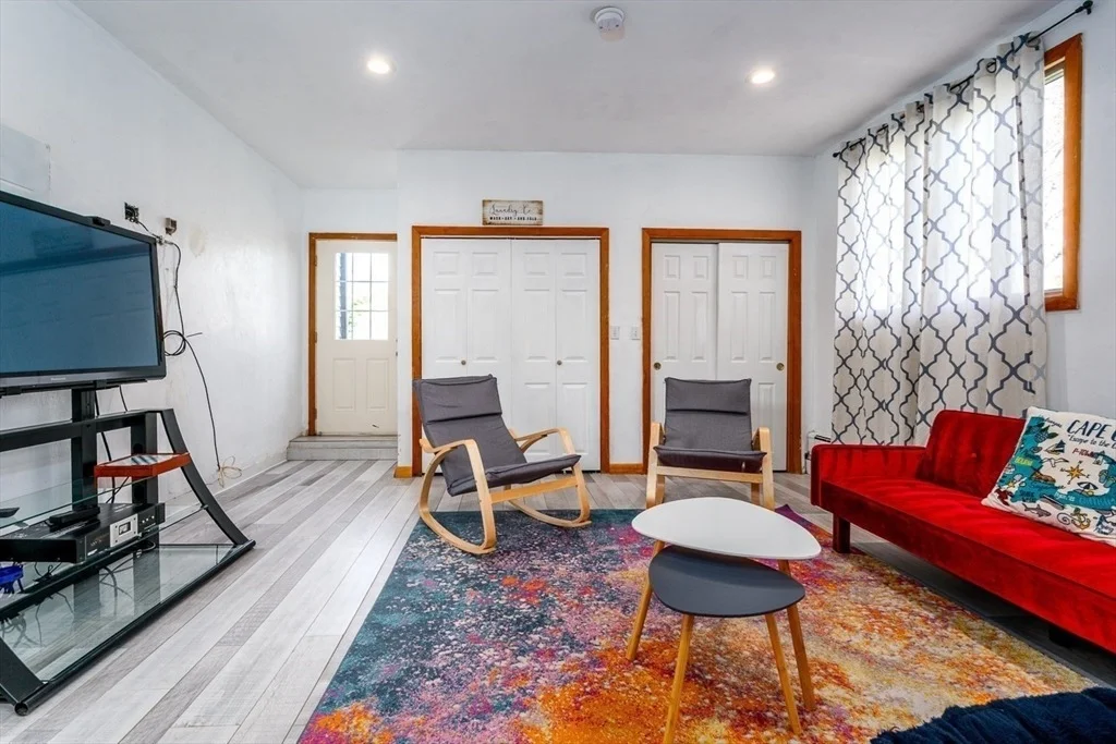 Photo of 33 Island View Rd