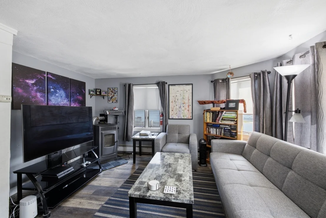 Photo of 18 Melvin Ave