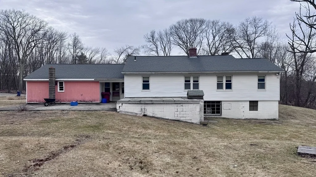 Photo of 266 Putnam Hill Rd