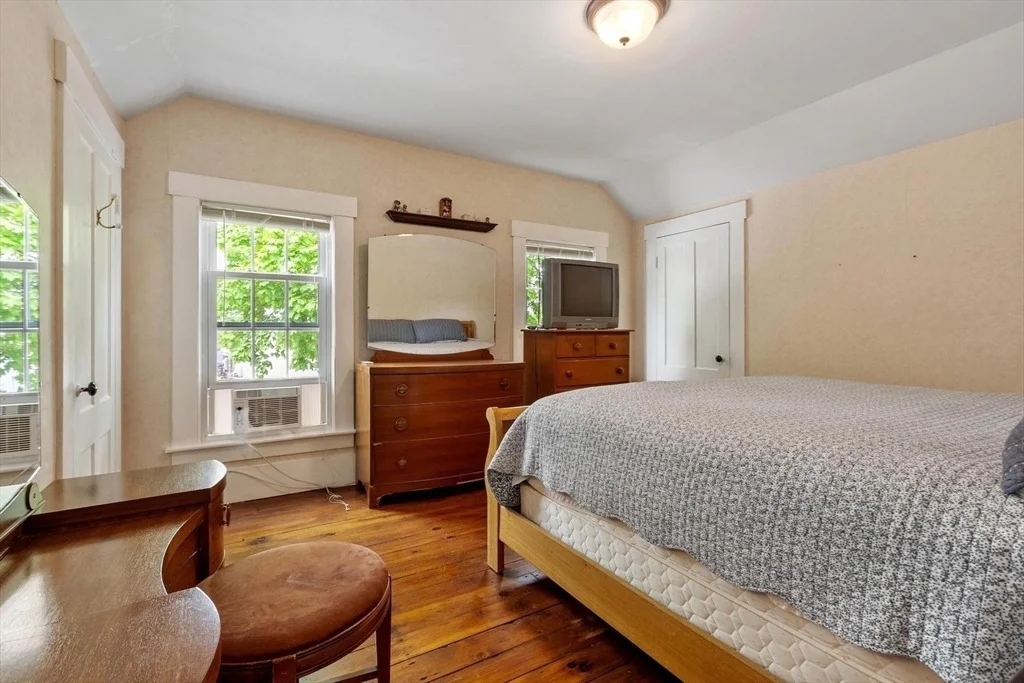 Photo of 60 W Chestnut St