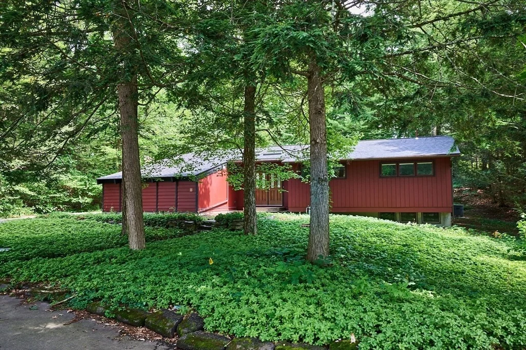 Photo of 15 Red Fox Ln