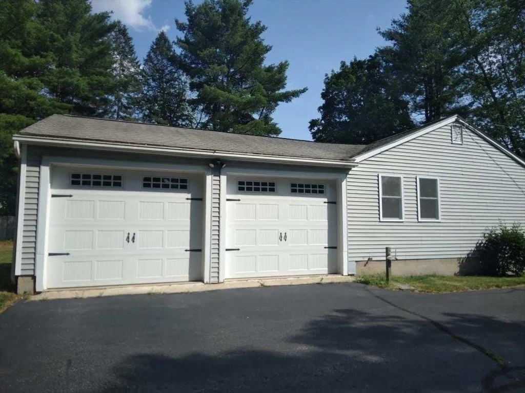 Photo of 42 Lowell Rd