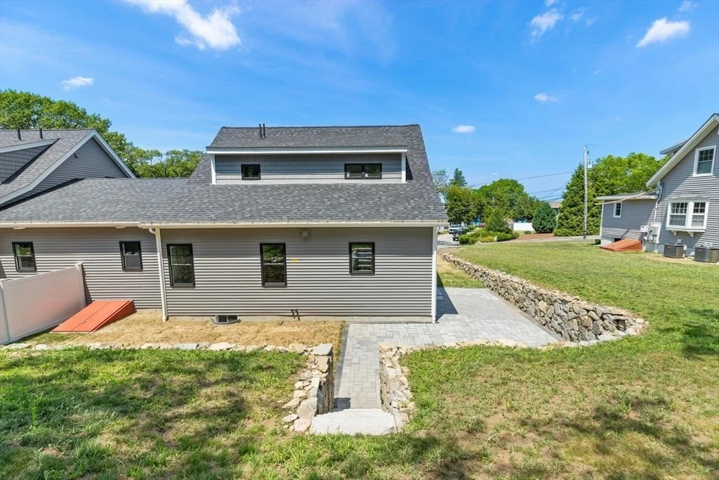 Photo of Unit A at 28 Riverview Rd
