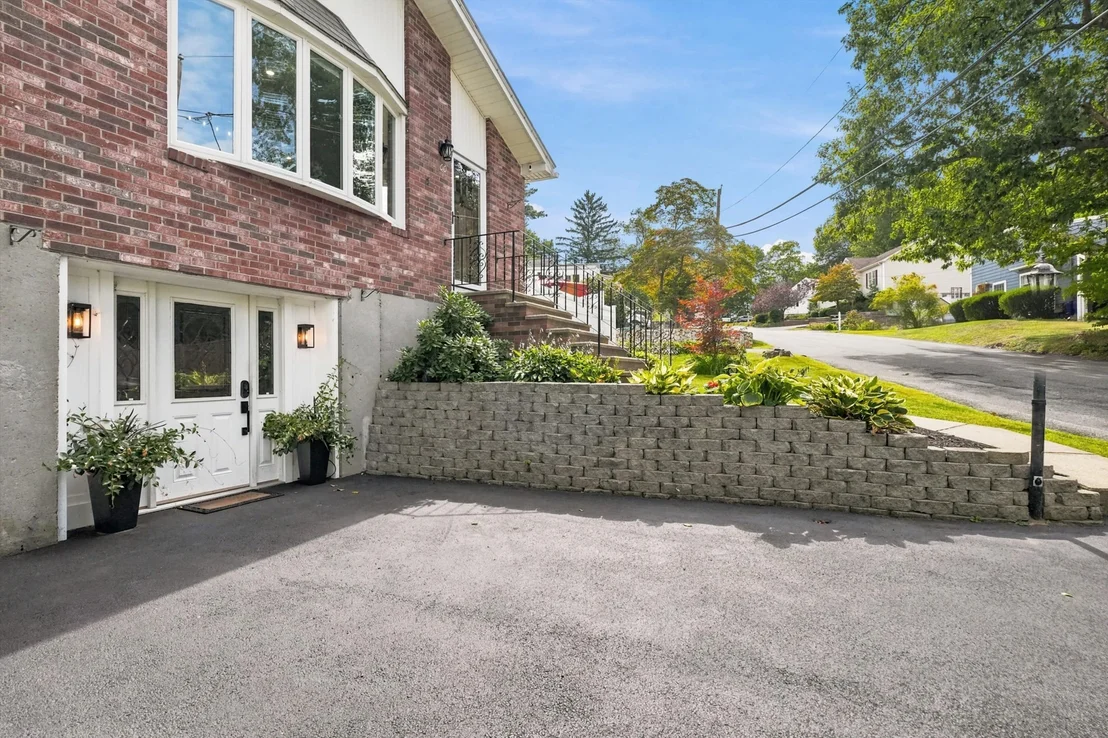 Photo of 60 Hobson St