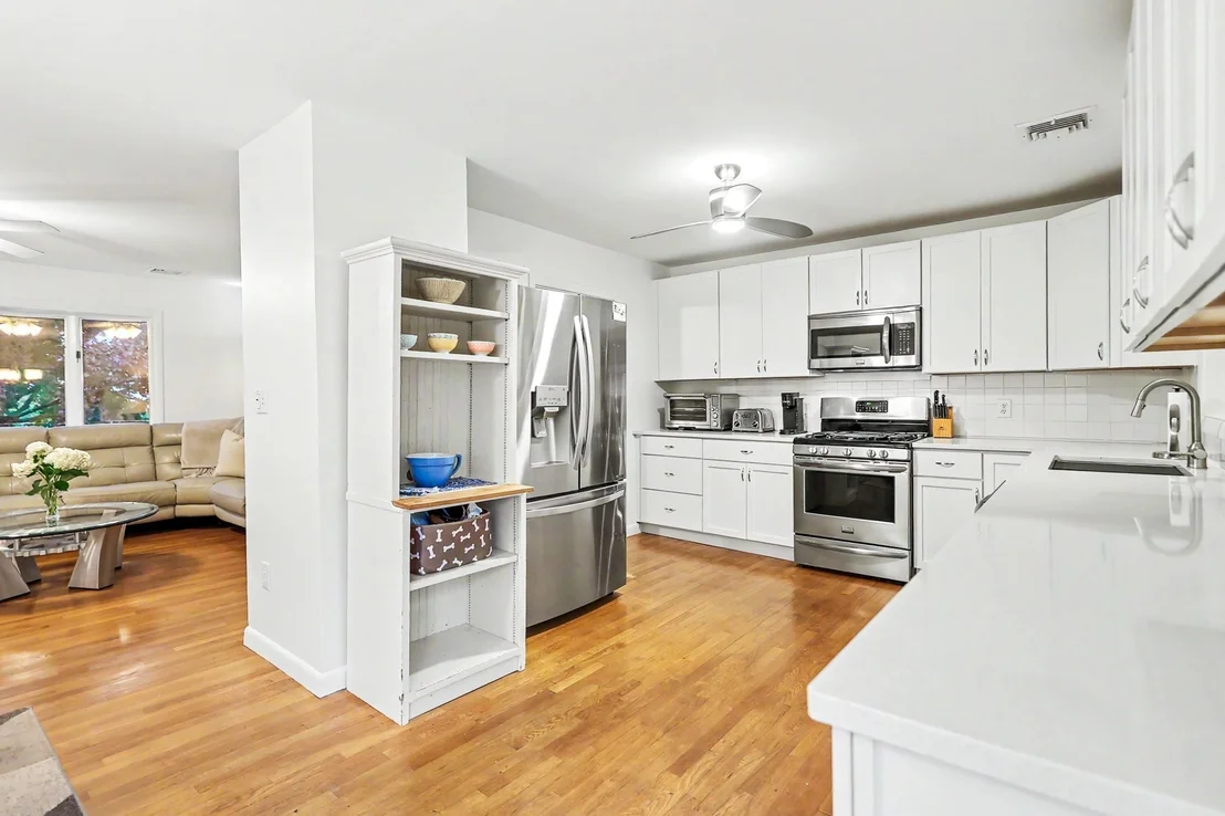 Photo of 49 Meadowview Rd
