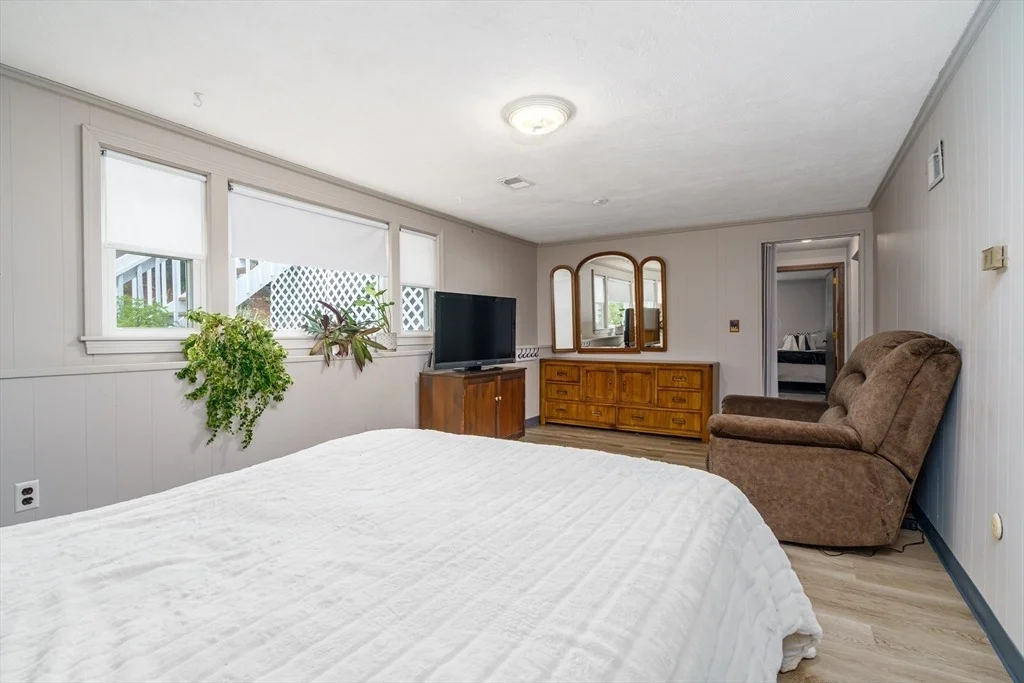 Photo of 18 Ruthellen Road