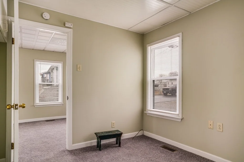 Photo of 115 Cable Ave