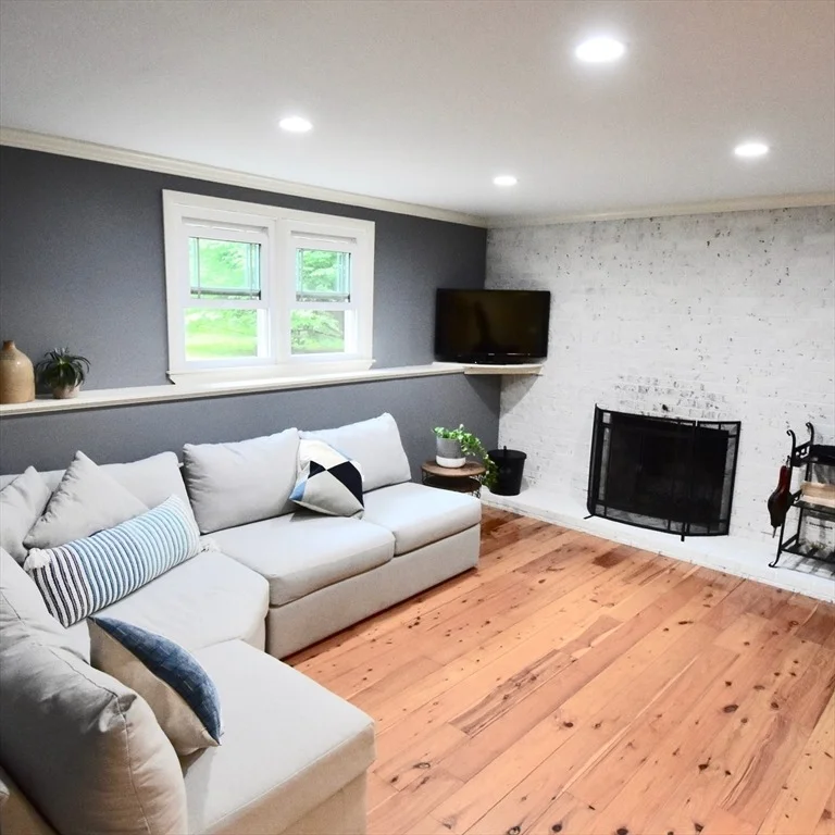 Photo of 2 Clare Cir.