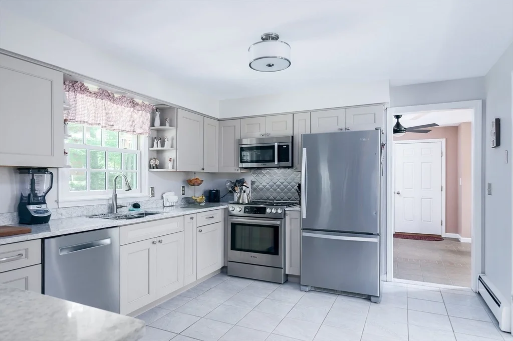 Photo of 2 Simon Davis Dr