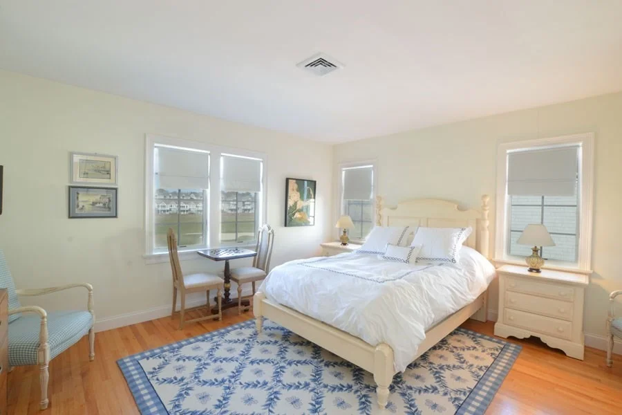 Photo of 125 Shore Dr W