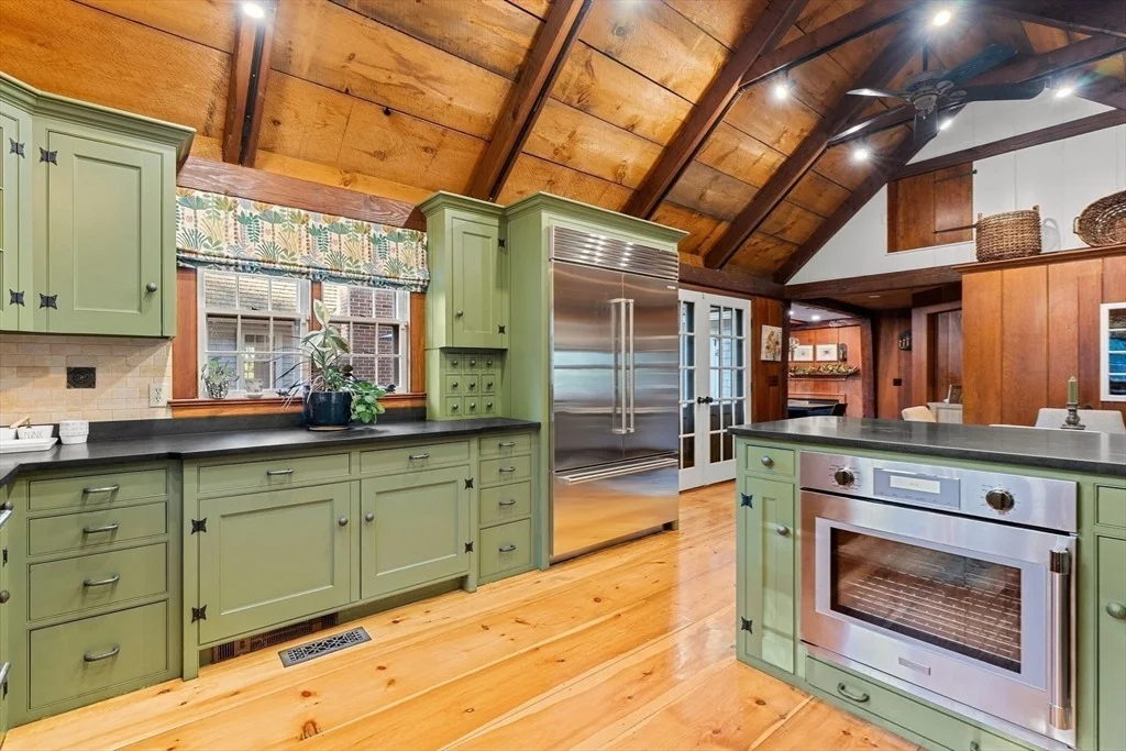 Photo of 552 Forest Street