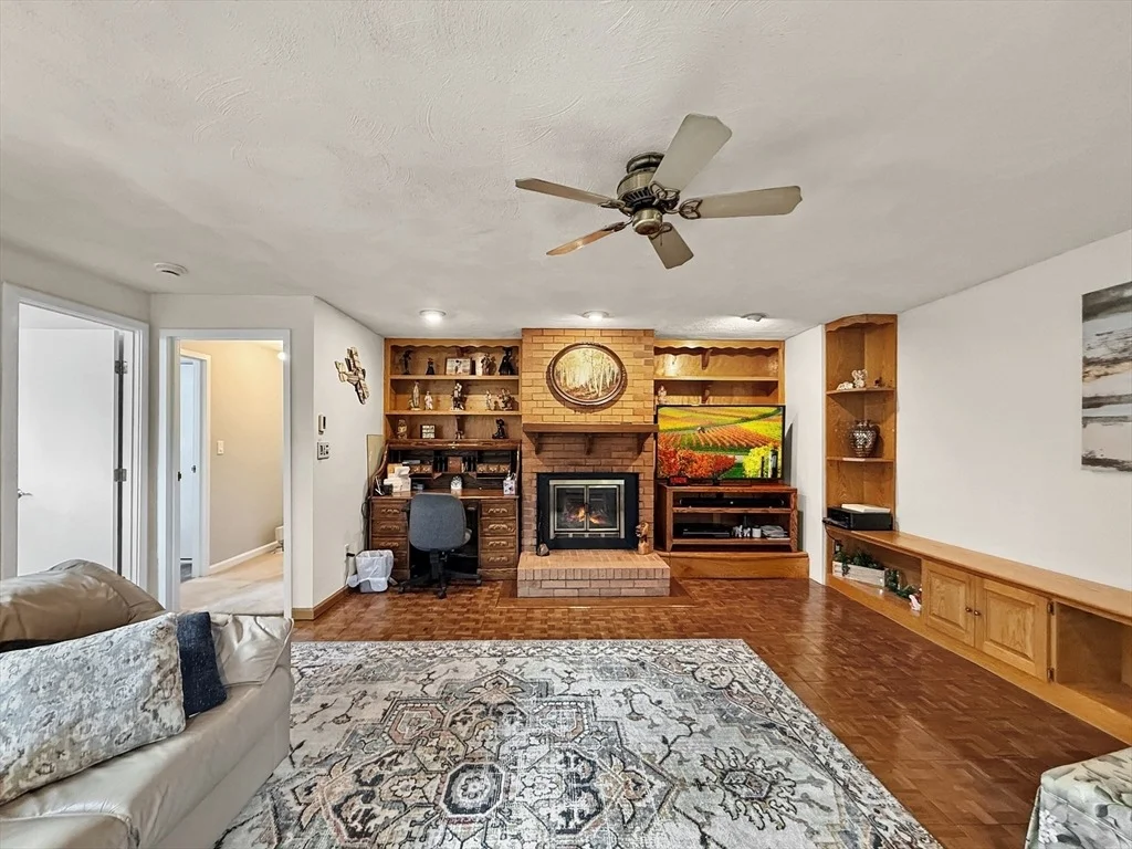 Photo of Unit 302 at 9 Broadway