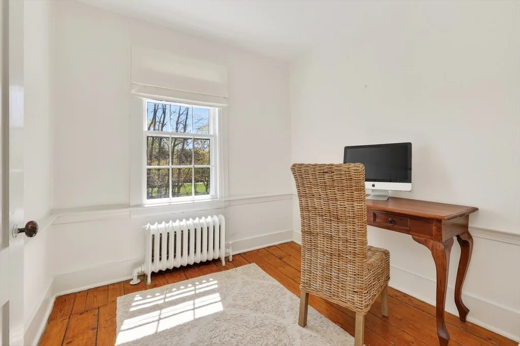 Photo of 1154 Main St