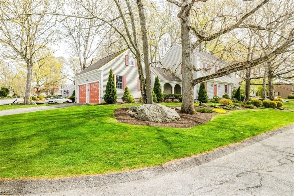 Photo of 146 Colonial Dr