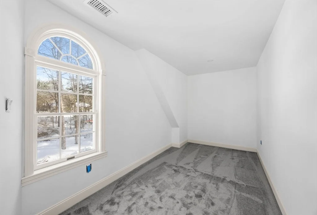 Photo of 935 King St