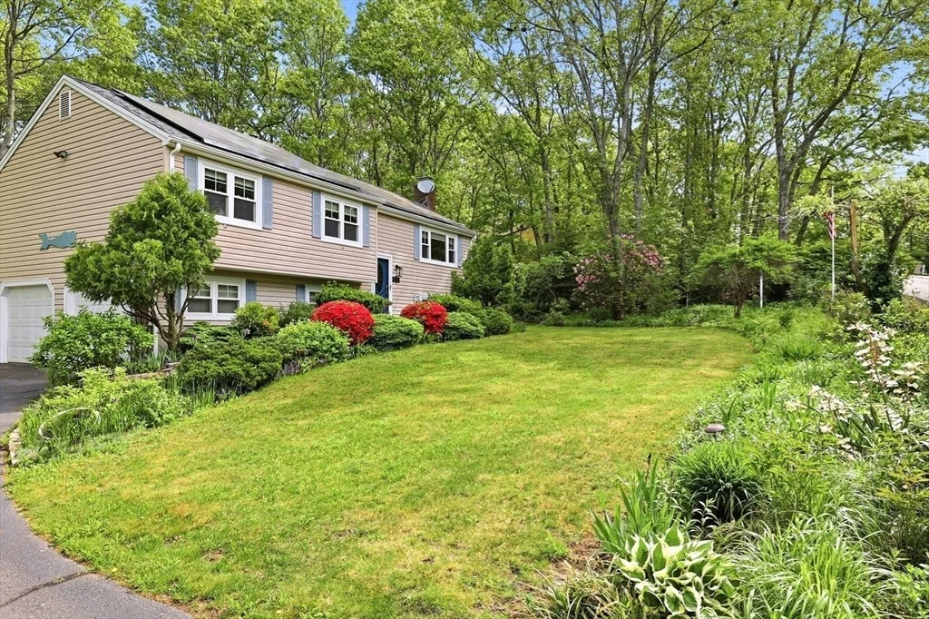 Photo of 17 Briggs Ave