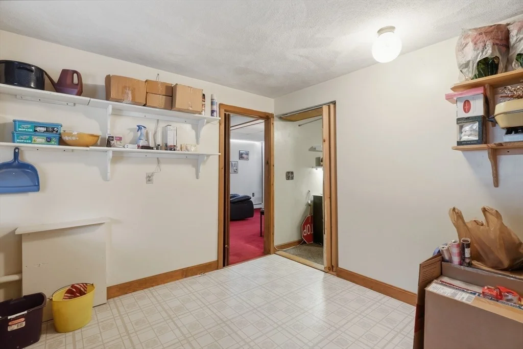 Photo of 33 Rolling Ln