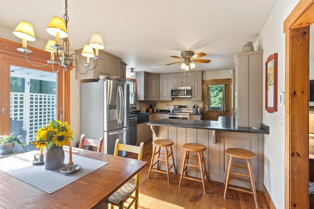 Photo of 298 Torrey Rd