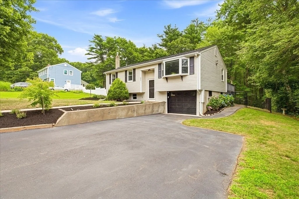Photo of 252 Gorwin Dr