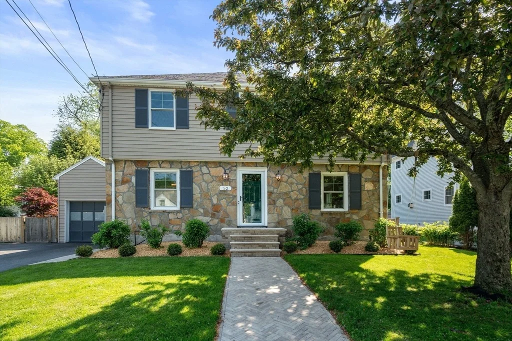 Photo of 52 Beaufort Ave