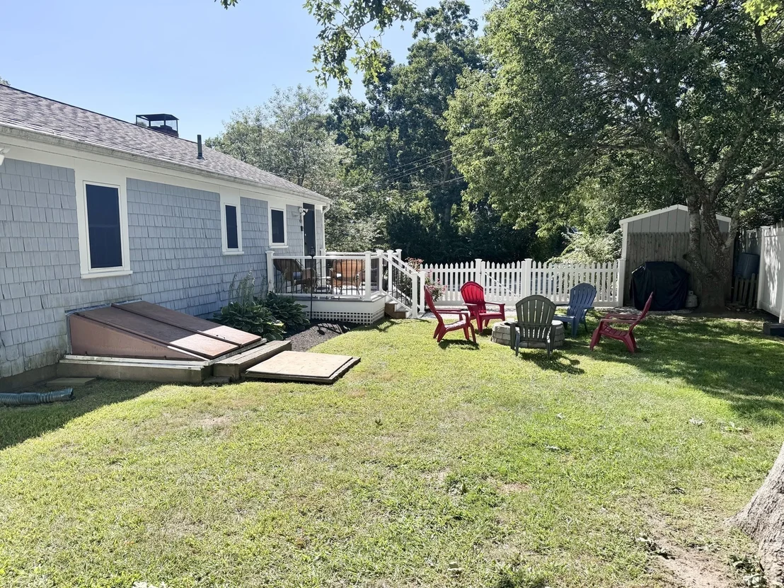 Photo of 42 Vineyard Ave