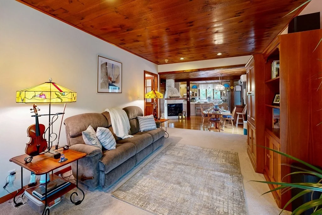Photo of 161 Sassamon Ave