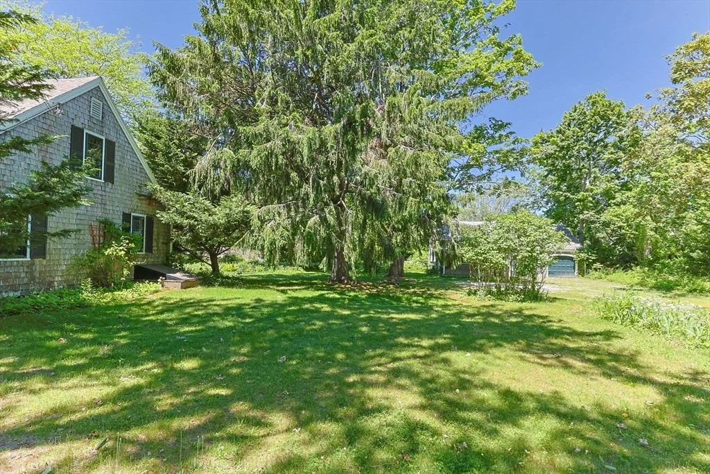 Photo of 417 Commerce Rd