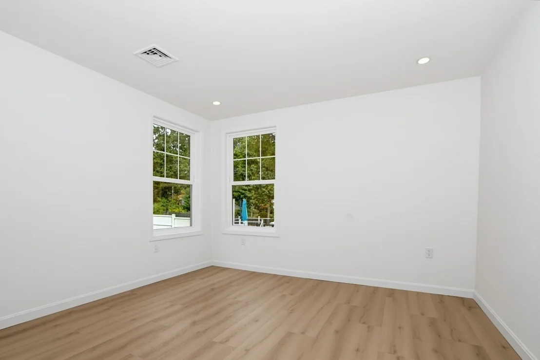 Photo of 33 Cheryl Ln
