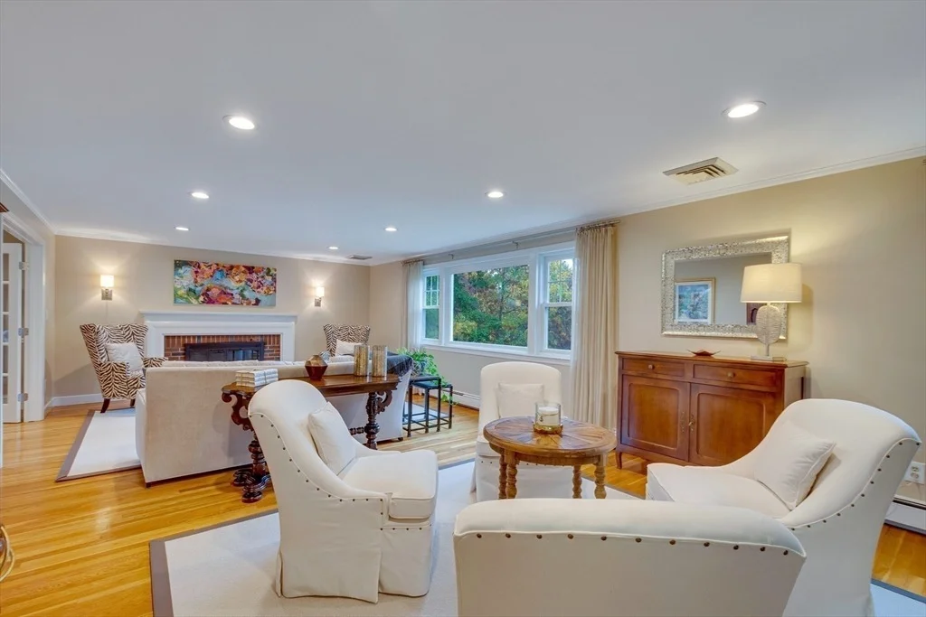 Photo of 29 Pilgrim Dr