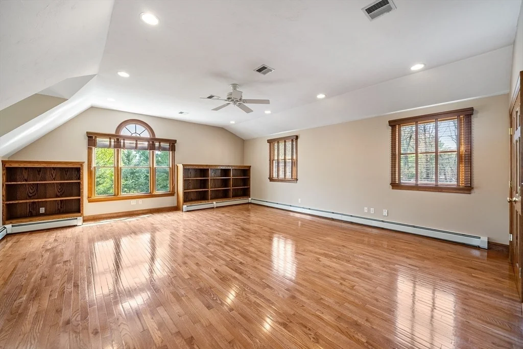 Photo of 16 Foxhunt Trail