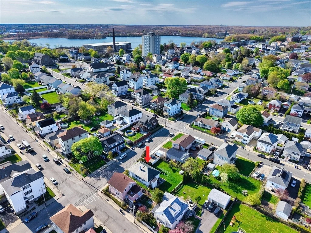 Photo of 627 King St