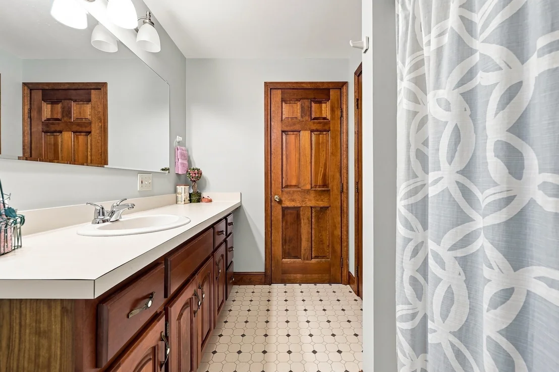 Photo of 104 Elm Street