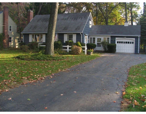 Photo of 135 Bridle Path Road
