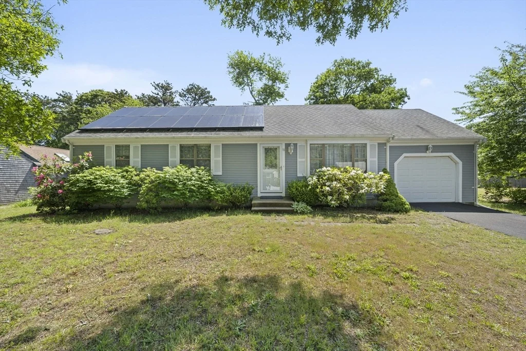 Photo of 16 Lexington Dr