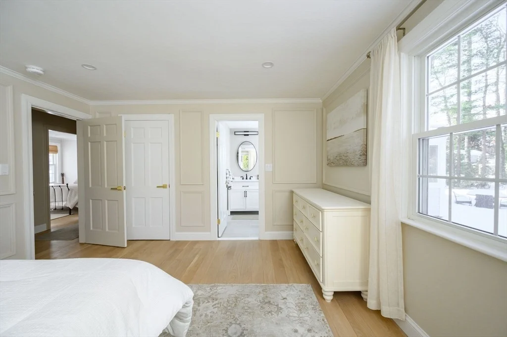 Photo of 19 Accord Pond Dr